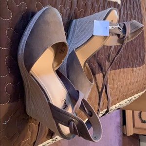 New tan Wedges. Never worn.